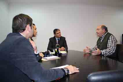 Fotografia alusiva a reunião do Secretário Regional da Economia com os empresários das Portas do Mar